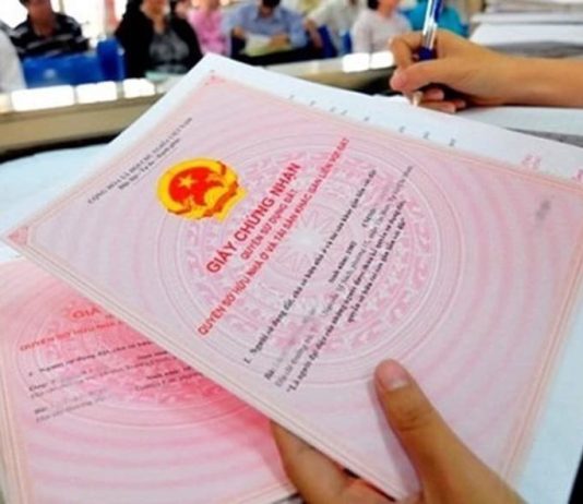 Những điều nên biết khi sang sổ đỏ cho con cái: Tặng cho hay thừa kế sẽ có lợi hơn?