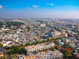 Hàng cao cấp ế ẩm, thị trường bất động sản TPHCM trầm lắng
