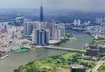 Phê duyệt Đồ án điều chỉnh quy hoạch chung Thành phố Hồ Chí Minh đến năm 2040, tầm nhìn đến năm 2060 Tầm nhìn đến năm 2060, TPHCM là trung tâm kinh tế, tài chính, dịch vụ của Châu Á, có vai trò là cực tăng trưởng, động lực thúc đẩy phát triển vùng phía Nam và cả nước