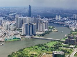 Phê duyệt Đồ án điều chỉnh quy hoạch chung Thành phố Hồ Chí Minh đến năm 2040, tầm nhìn đến năm 2060 Tầm nhìn đến năm 2060, TPHCM là trung tâm kinh tế, tài chính, dịch vụ của Châu Á, có vai trò là cực tăng trưởng, động lực thúc đẩy phát triển vùng phía Nam và cả nước